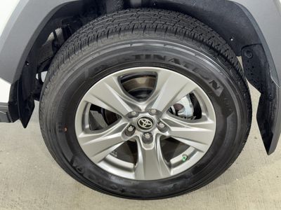 2024 Toyota RAV4 Hybrid - Photo 34