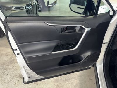 2024 Toyota RAV4 Hybrid - Photo 16