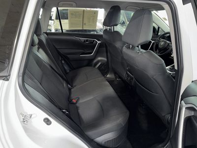 2024 Toyota RAV4 Hybrid - Photo 12