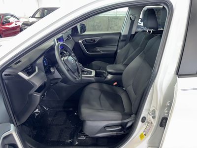 2024 Toyota RAV4 Hybrid - Photo 18