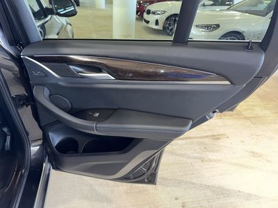 2025 BMW X4 - Photo 8