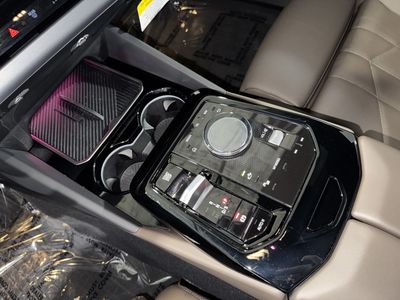2025 BMW 5 Series - Photo 28