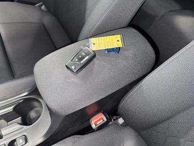 2025 Toyota Corolla - Photo 28