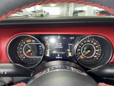 2023 Jeep Wrangler - Photo 24