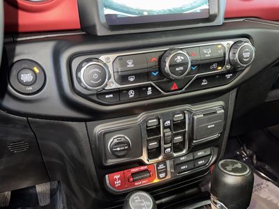 2023 Jeep Wrangler - Photo 28