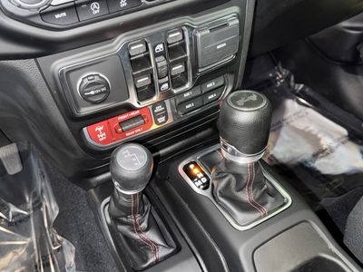 2023 Jeep Wrangler - Photo 29