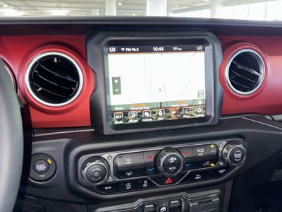 2023 Jeep Wrangler - Photo 26