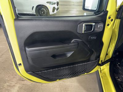 2023 Jeep Wrangler - Photo 17