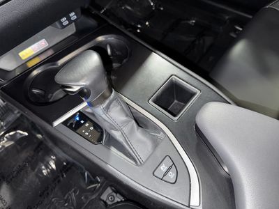 2024 Lexus UX - Photo 28