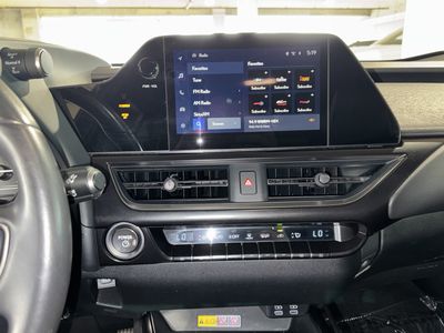 2024 Lexus UX - Photo 21