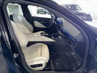 2025 BMW 5 Series - Photo 9