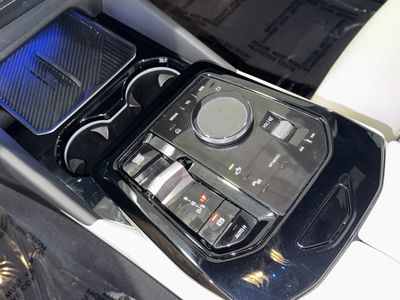 2025 BMW 5 Series - Photo 31