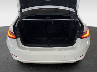 2024 BMW 3 Series - Photo 9