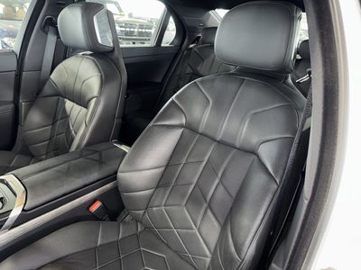 2025 BMW 7 Series - Photo 35
