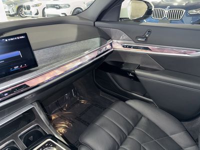 2025 BMW 7 Series - Photo 32