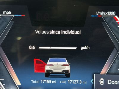 2025 BMW 7 Series - Photo 27