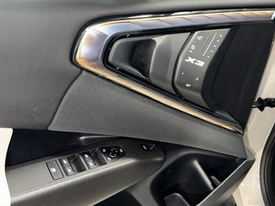 2025 BMW X3 - Photo 18