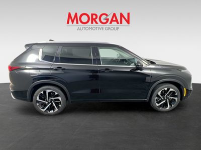 2022 Mitsubishi Outlander - Photo 2