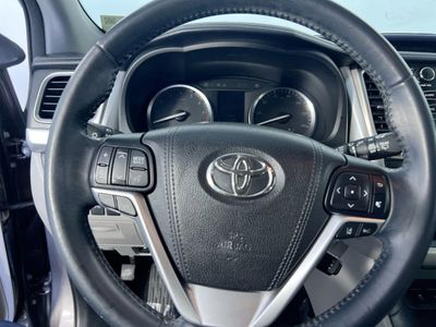 2017 Toyota Highlander - Photo 15