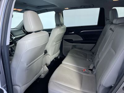 2017 Toyota Highlander - Photo 26