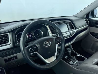 2017 Toyota Highlander - Photo 27