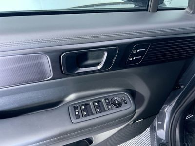 2025 Hyundai Santa Fe - Photo 14