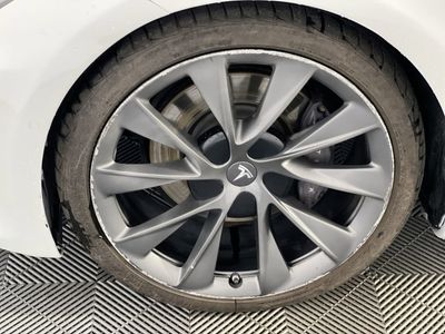 2021 Tesla Model S - Photo 11