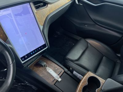 2021 Tesla Model S - Photo 22