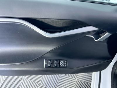 2021 Tesla Model S - Photo 14