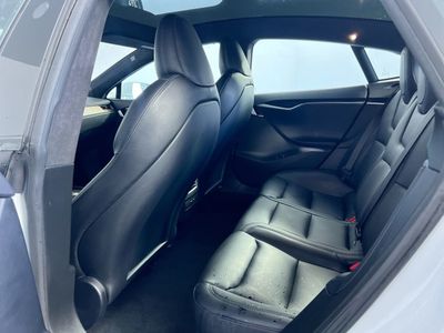 2021 Tesla Model S - Photo 25