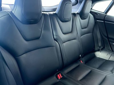 2021 Tesla Model S - Photo 29