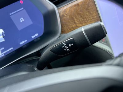 2021 Tesla Model S - Photo 21