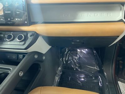 2023 Land Rover Defender - Photo 31