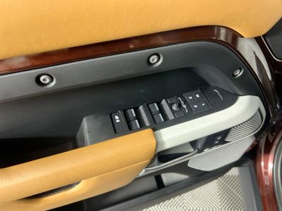 2023 Land Rover Defender - Photo 14