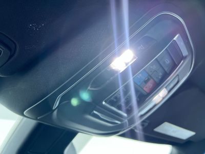 2022 Jeep Wagoneer - Photo 18