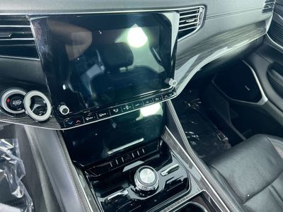 2022 Jeep Wagoneer - Photo 25