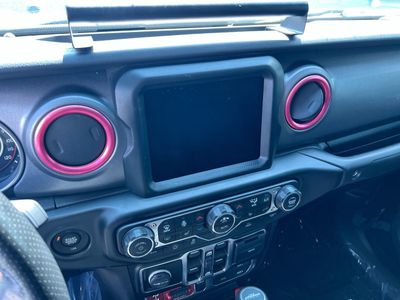 2021 Jeep Gladiator - Photo 25