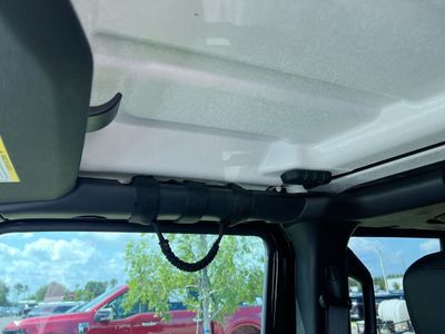 2021 Jeep Gladiator - Photo 19