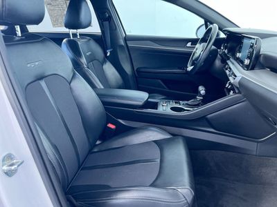 2021 Kia K5 - Photo 28