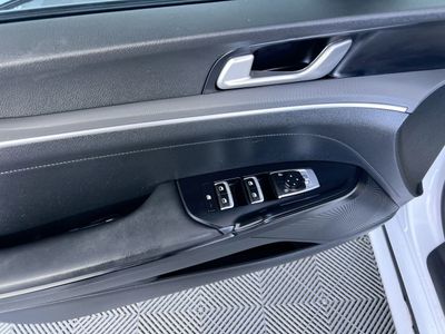 2021 Kia K5 - Photo 14