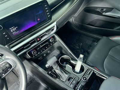 2023 Kia K5 - Photo 23