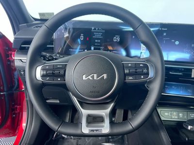 2026 Kia K5 — photo 17 view