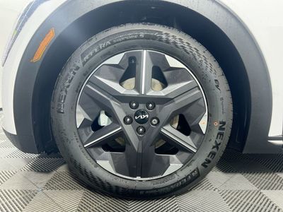 2025 Kia EV6 - Photo 13