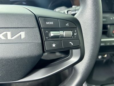 2025 Kia K4 - Photo 18