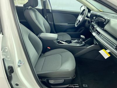2025 Kia K4 - Photo 31