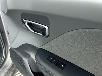 2025 Kia K4 - Photo 32