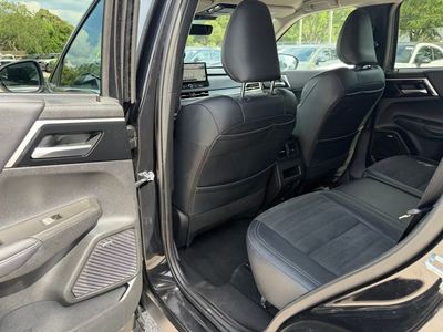 2025 Mitsubishi Outlander - Photo 28