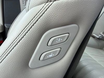 2021 Genesis G70 - Photo 26