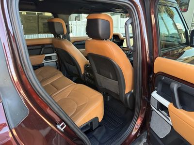 2023 Land Rover Defender - Photo 32