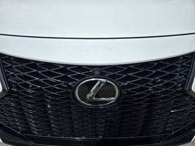 2023 Lexus IS - Photo 9